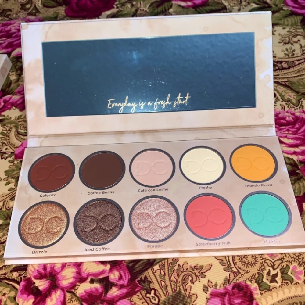 Dominique Cosmetics Latte 2 Eyeshadow Palette